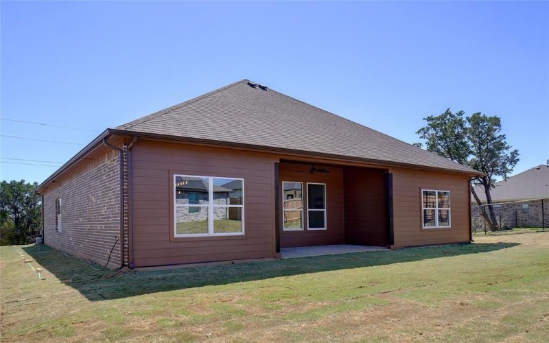 2302 Navasota Street, Granbury, TX 76048, 3 Bedrooms Bedrooms, ,2 BathroomsBathrooms,Residential,For Sale,2302 Navasota Street,20883936