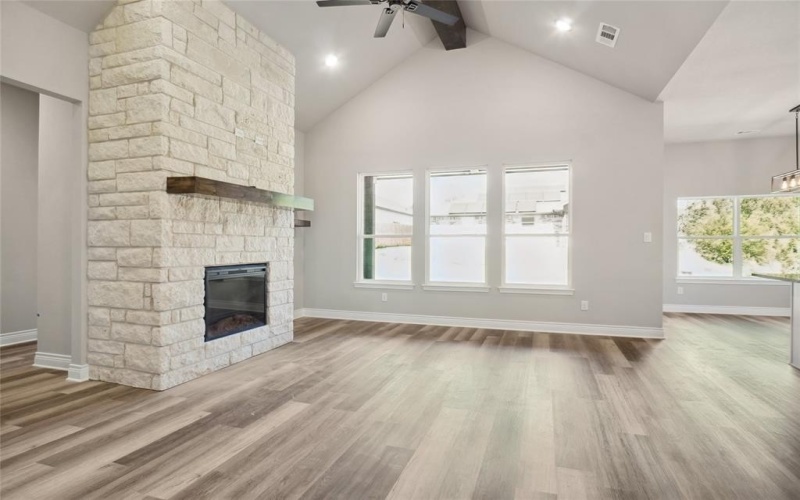 2302 Navasota Street, Granbury, TX 76048, 3 Bedrooms Bedrooms, ,2 BathroomsBathrooms,Residential,For Sale,2302 Navasota Street,20883936
