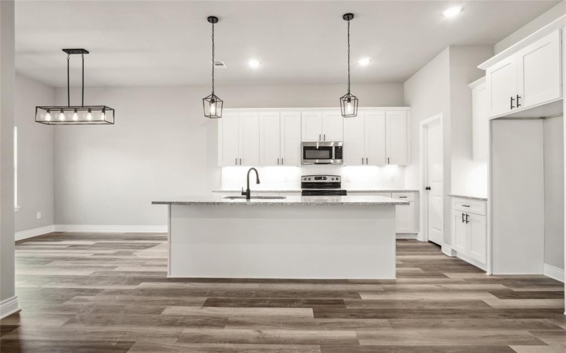 2302 Navasota Street, Granbury, TX 76048, 3 Bedrooms Bedrooms, ,2 BathroomsBathrooms,Residential,For Sale,2302 Navasota Street,20883936