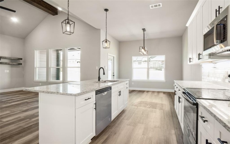 2302 Navasota Street, Granbury, TX 76048, 3 Bedrooms Bedrooms, ,2 BathroomsBathrooms,Residential,For Sale,2302 Navasota Street,20883936