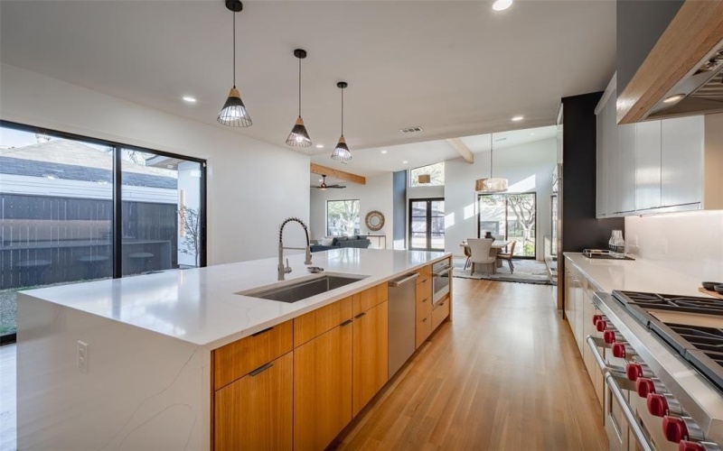 8903 Forest Hills Boulevard, Dallas, TX 75218, 5 Bedrooms Bedrooms, ,7 BathroomsBathrooms,Residential,For Sale,8903 Forest Hills Boulevard,20882331