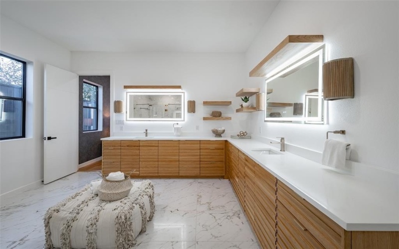 8903 Forest Hills Boulevard, Dallas, TX 75218, 5 Bedrooms Bedrooms, ,7 BathroomsBathrooms,Residential,For Sale,8903 Forest Hills Boulevard,20882331