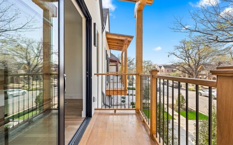 3938 Hawthorne Avenue, Dallas, TX 75219, 3 Bedrooms Bedrooms, ,3 BathroomsBathrooms,Residential,For Sale,3938 Hawthorne Avenue,20884115