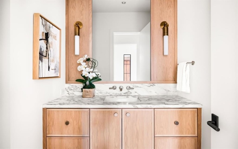 3938 Hawthorne Avenue, Dallas, TX 75219, 3 Bedrooms Bedrooms, ,3 BathroomsBathrooms,Residential,For Sale,3938 Hawthorne Avenue,20884115