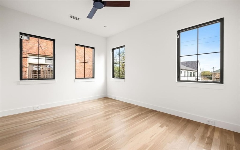 3938 Hawthorne Avenue, Dallas, TX 75219, 3 Bedrooms Bedrooms, ,3 BathroomsBathrooms,Residential,For Sale,3938 Hawthorne Avenue,20884115