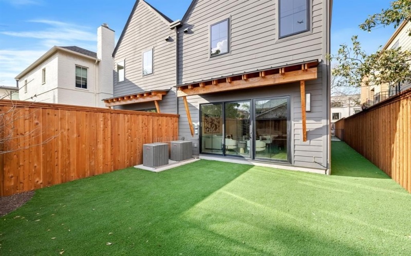 3938 Hawthorne Avenue, Dallas, TX 75219, 3 Bedrooms Bedrooms, ,3 BathroomsBathrooms,Residential,For Sale,3938 Hawthorne Avenue,20884115