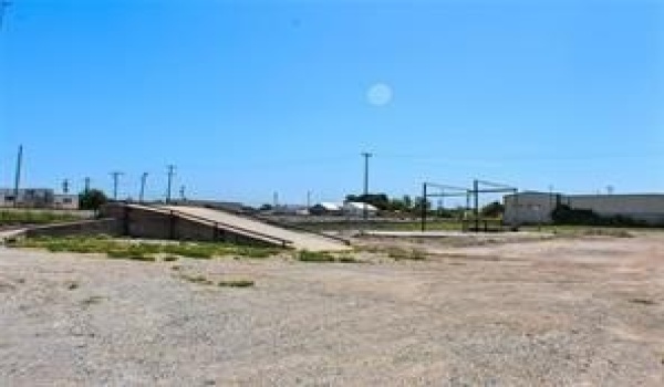 103 N Mason Street, Bowie, TX 76230, ,Commercial Sale,For Sale,103 N Mason Street,20882469
