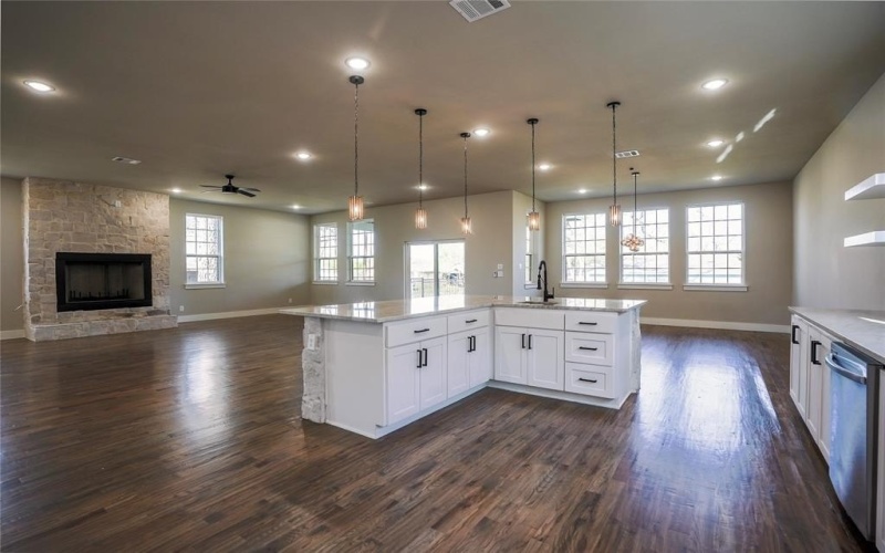 1616 N Bradley Street, McKinney, TX 75069, 5 Habitaciones Habitaciones , ,6 BañosBaños,Residential,En Venta,1616 N Bradley Street,20883256