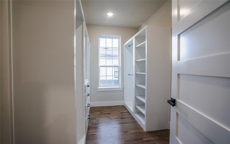 1616 N Bradley Street, McKinney, TX 75069, 5 Habitaciones Habitaciones , ,6 BañosBaños,Residential,En Venta,1616 N Bradley Street,20883256