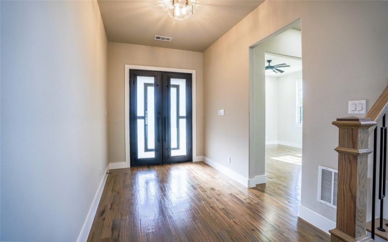 1616 N Bradley Street, McKinney, TX 75069, 5 Habitaciones Habitaciones , ,6 BañosBaños,Residential,En Venta,1616 N Bradley Street,20883256