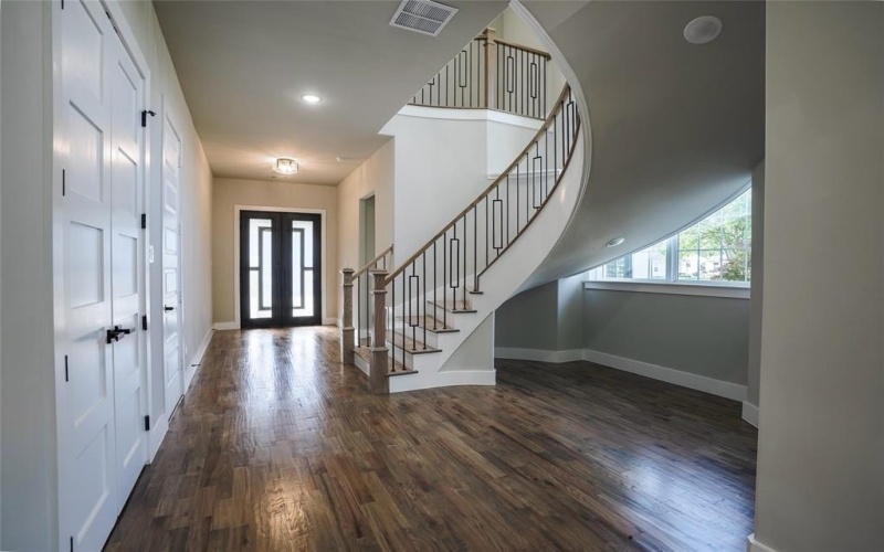 1616 N Bradley Street, McKinney, TX 75069, 5 Habitaciones Habitaciones , ,6 BañosBaños,Residential,En Venta,1616 N Bradley Street,20883256