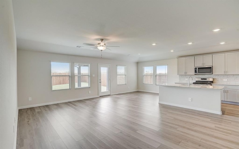 4017 Medina Drive, Farmersville, TX 75442, 4 Habitaciones Habitaciones , ,3 BañosBaños,Residential,En Venta,4017 Medina Drive,20884457