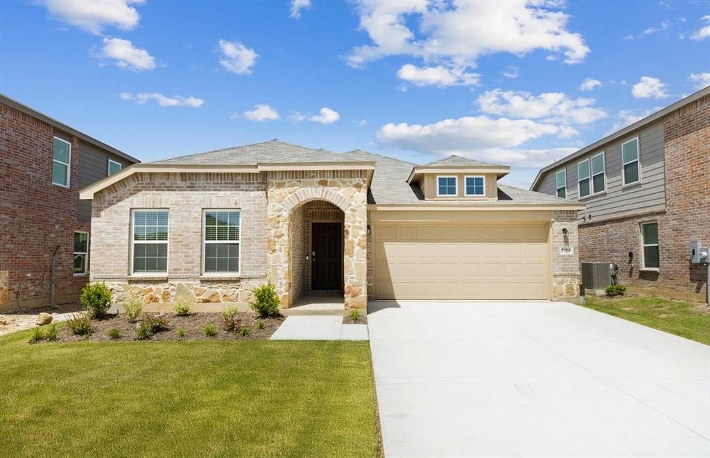 2704 Barton Springs Drive, Denton, TX 76208, 3 Bedrooms Bedrooms, ,2 BathroomsBathrooms,Residential,For Sale,2704 Barton Springs Drive,20884471