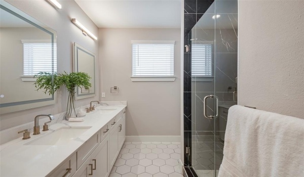 1423 N Carroll Avenue, Dallas, TX 75204, 2 Bedrooms Bedrooms, ,2 BathroomsBathrooms,Residential Multi Family,For Sale,1423 N Carroll Avenue,20882549