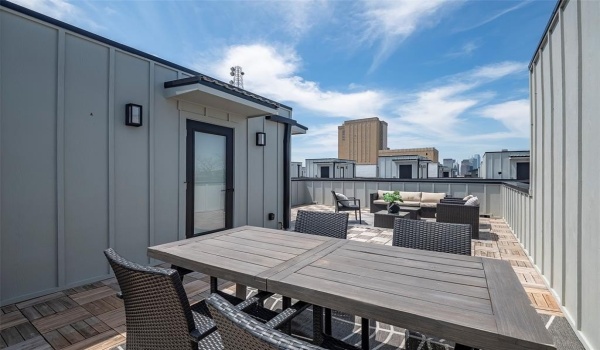 1423 N Carroll Avenue, Dallas, TX 75204, 2 Bedrooms Bedrooms, ,2 BathroomsBathrooms,Residential Multi Family,For Sale,1423 N Carroll Avenue,20882549