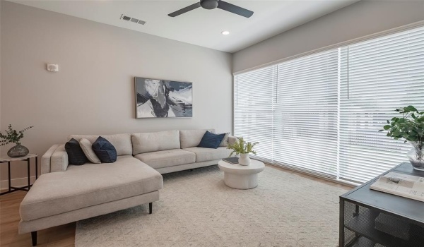 1423 N Carroll Avenue, Dallas, TX 75204, 2 Bedrooms Bedrooms, ,2 BathroomsBathrooms,Residential Multi Family,For Sale,1423 N Carroll Avenue,20882549