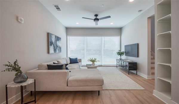 1423 N Carroll Avenue, Dallas, TX 75204, 2 Bedrooms Bedrooms, ,2 BathroomsBathrooms,Residential Multi Family,For Sale,1423 N Carroll Avenue,20882549