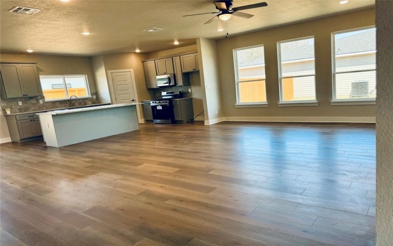 15508 Greenhouse Way, Lindale, TX 75771, 3 Bedrooms Bedrooms, ,2 BathroomsBathrooms,Residential Lease,For Rent,15508 Greenhouse Way,20882824