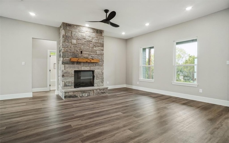 5010 Terlingua Drive, Granbury, TX 76048, 3 Bedrooms Bedrooms, ,2 BathroomsBathrooms,Residential,For Sale,5010 Terlingua Drive,20882829