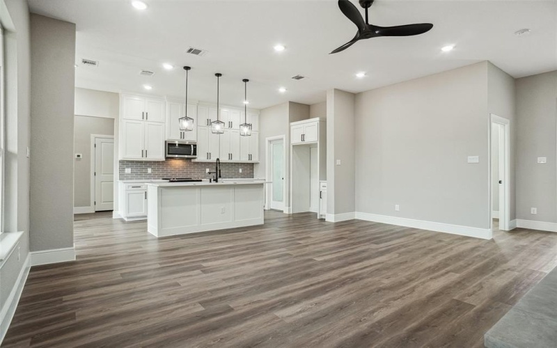 5010 Terlingua Drive, Granbury, TX 76048, 3 Bedrooms Bedrooms, ,2 BathroomsBathrooms,Residential,For Sale,5010 Terlingua Drive,20882829