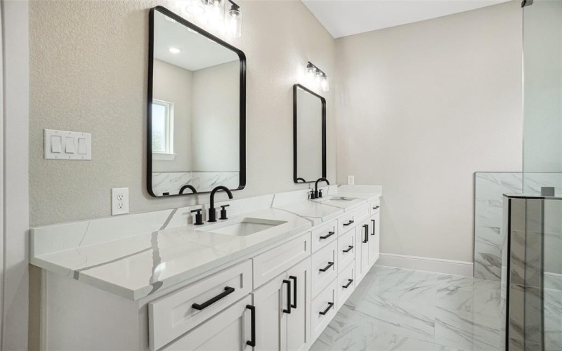 5010 Terlingua Drive, Granbury, TX 76048, 3 Bedrooms Bedrooms, ,2 BathroomsBathrooms,Residential,For Sale,5010 Terlingua Drive,20882829