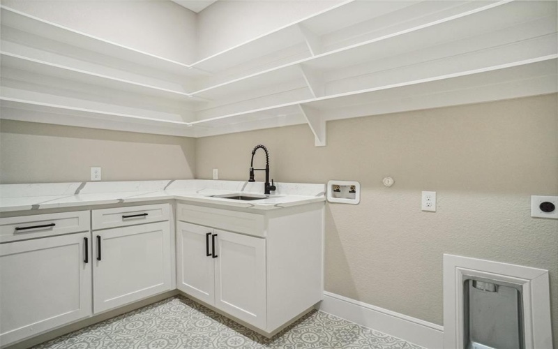 5010 Terlingua Drive, Granbury, TX 76048, 3 Bedrooms Bedrooms, ,2 BathroomsBathrooms,Residential,For Sale,5010 Terlingua Drive,20882829