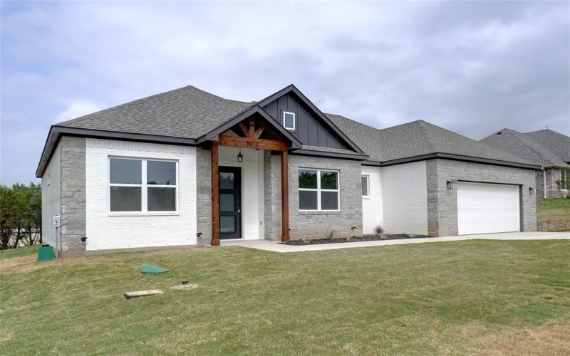 5010 Terlingua Drive, Granbury, TX 76048, 3 Bedrooms Bedrooms, ,2 BathroomsBathrooms,Residential,For Sale,5010 Terlingua Drive,20882829