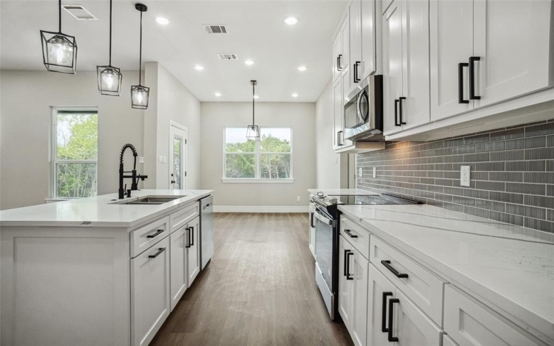 5010 Terlingua Drive, Granbury, TX 76048, 3 Bedrooms Bedrooms, ,2 BathroomsBathrooms,Residential,For Sale,5010 Terlingua Drive,20882829