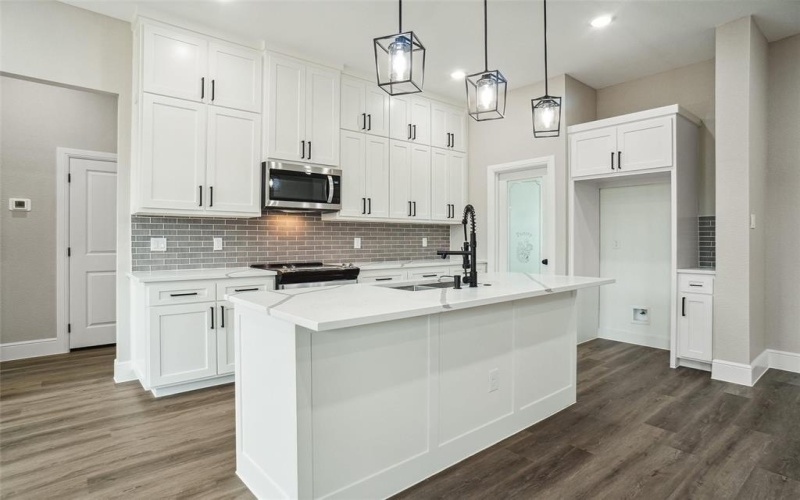 5010 Terlingua Drive, Granbury, TX 76048, 3 Bedrooms Bedrooms, ,2 BathroomsBathrooms,Residential,For Sale,5010 Terlingua Drive,20882829