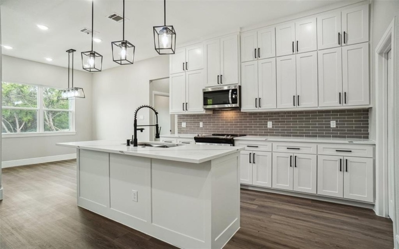 5010 Terlingua Drive, Granbury, TX 76048, 3 Bedrooms Bedrooms, ,2 BathroomsBathrooms,Residential,For Sale,5010 Terlingua Drive,20882829