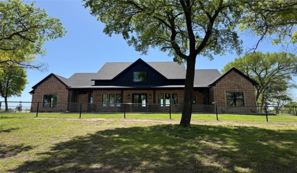 4346 FM 121, Van Alstyne, TX 75495, 4 Bedrooms Bedrooms, ,3 BathroomsBathrooms,Residential,For Sale,4346 FM 121,20882842