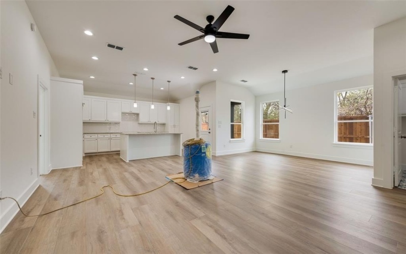 2402 Macon Street, Dallas, TX 75215, 4 Bedrooms Bedrooms, ,2 BathroomsBathrooms,Residential,For Sale,2402 Macon Street,20882872