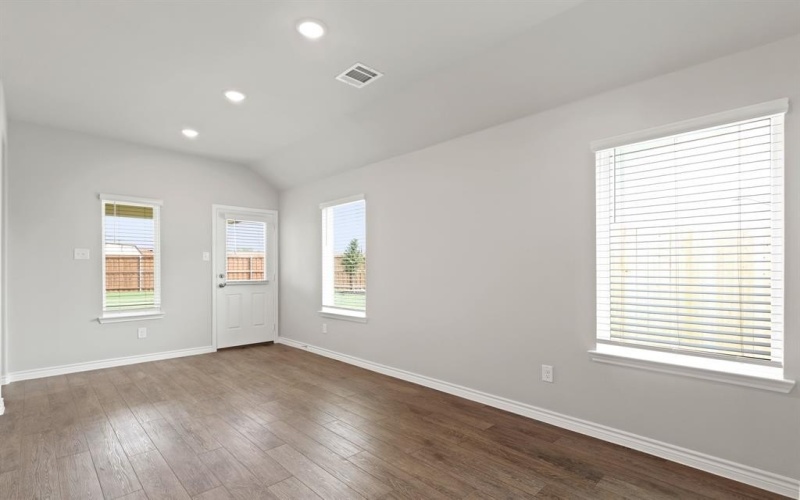 7000 Trestle Street, Fort Worth, TX 76036, 3 Bedrooms Bedrooms, ,2 BathroomsBathrooms,Residential,For Sale,7000 Trestle Street,20882967