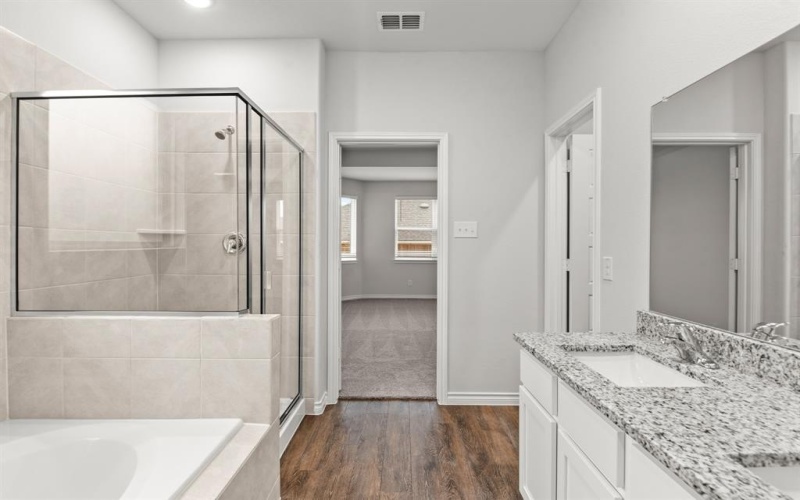 135 Lost Oak Drive, Cleburne, TX 76031, 3 Bedrooms Bedrooms, ,2 BathroomsBathrooms,Residential,For Sale,135 Lost Oak Drive,20881535