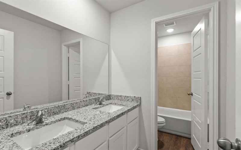 135 Lost Oak Drive, Cleburne, TX 76031, 3 Bedrooms Bedrooms, ,2 BathroomsBathrooms,Residential,For Sale,135 Lost Oak Drive,20881535