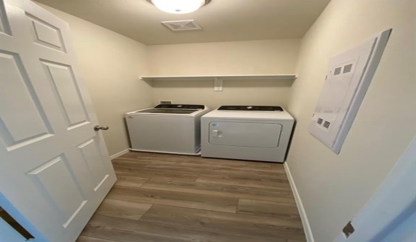 405 S Hopson Street, Van Alstyne, TX 75495, 4 Bedrooms Bedrooms, ,2 BathroomsBathrooms,Residential Lease,For Rent,405 S Hopson Street,20883146