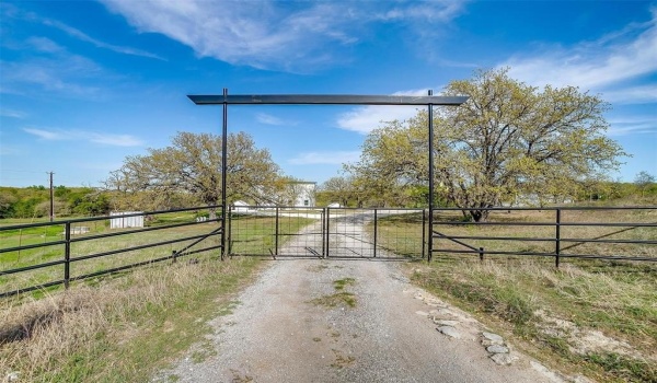 599 PR 3630, Springtown, TX 76020, 3 Bedrooms Bedrooms, ,2 BathroomsBathrooms,Residential,For Sale,599 PR 3630,20883302