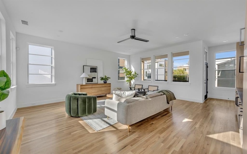 1517 Pecos Street, Dallas, TX 75204, 3 Bedrooms Bedrooms, ,2 BathroomsBathrooms,Residential,For Sale,1517 Pecos Street,20885210