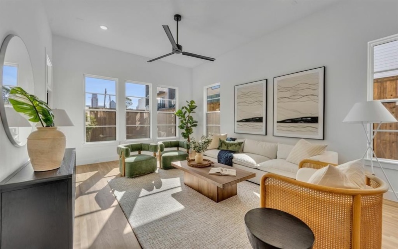 1517 Pecos Street, Dallas, TX 75204, 3 Bedrooms Bedrooms, ,2 BathroomsBathrooms,Residential,For Sale,1517 Pecos Street,20885210