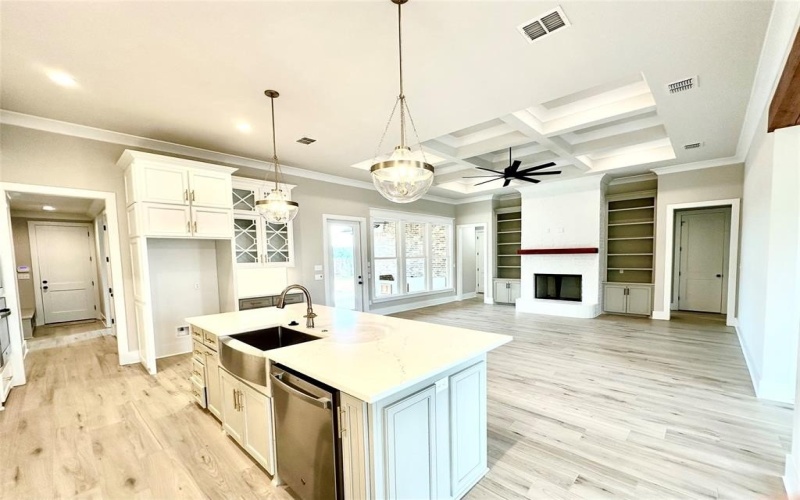 637 Caledonia Drive, Bossier City, LA 71111, 5 Habitaciones Habitaciones , ,3 BañosBaños,Residential,En Venta,637 Caledonia Drive,20884943