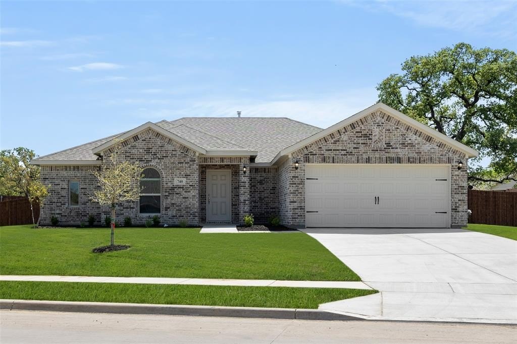 740 Stone Eagle Drive, Azle, TX 76020, 3 Bedrooms Bedrooms, ,2 BathroomsBathrooms,Residential,For Sale,740 Stone Eagle Drive,20885023