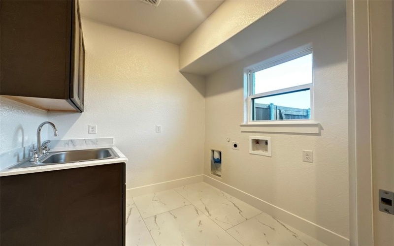 1805 Sudbury Drive, Cleburne, TX 76033, 4 Bedrooms Bedrooms, ,2 BathroomsBathrooms,Residential,For Sale,1805 Sudbury Drive,20886180