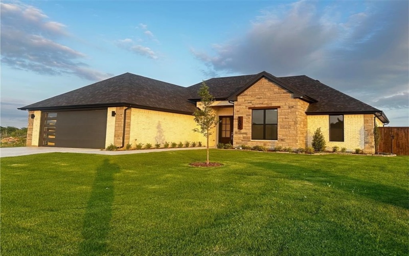1805 Sudbury Drive, Cleburne, TX 76033, 4 Bedrooms Bedrooms, ,2 BathroomsBathrooms,Residential,For Sale,1805 Sudbury Drive,20886180