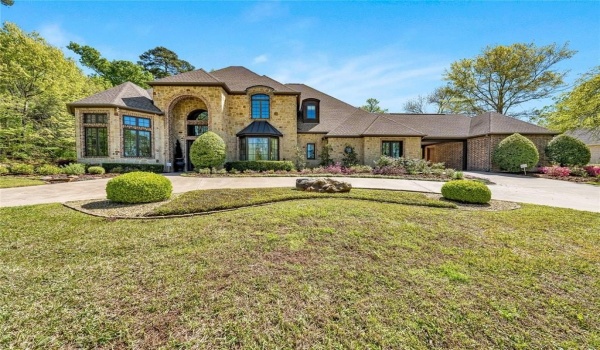 606 W Grande Boulevard, Tyler, TX 75703, 4 Habitaciones Habitaciones , ,6 BañosBaños,Residential,En Venta,606 W Grande Boulevard,20886291