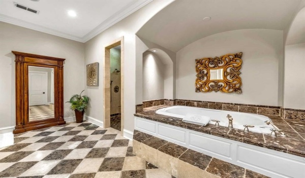 606 W Grande Boulevard, Tyler, TX 75703, 4 Habitaciones Habitaciones , ,6 BañosBaños,Residential,En Venta,606 W Grande Boulevard,20886291