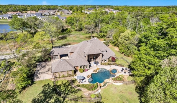 606 W Grande Boulevard, Tyler, TX 75703, 4 Habitaciones Habitaciones , ,6 BañosBaños,Residential,En Venta,606 W Grande Boulevard,20886291