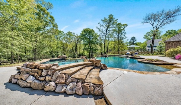 606 W Grande Boulevard, Tyler, TX 75703, 4 Habitaciones Habitaciones , ,6 BañosBaños,Residential,En Venta,606 W Grande Boulevard,20886291