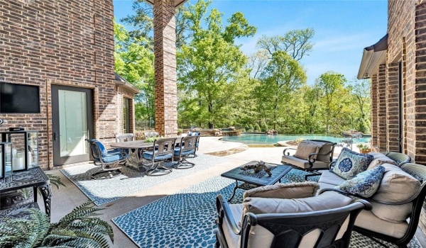 606 W Grande Boulevard, Tyler, TX 75703, 4 Habitaciones Habitaciones , ,6 BañosBaños,Residential,En Venta,606 W Grande Boulevard,20886291