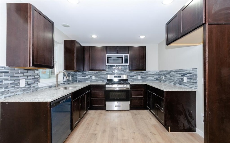 317 N Burdette Avenue, Sherman, TX 75090, 4 Bedrooms Bedrooms, ,2 BathroomsBathrooms,Residential Lease,For Rent,317 N Burdette Avenue,20887735