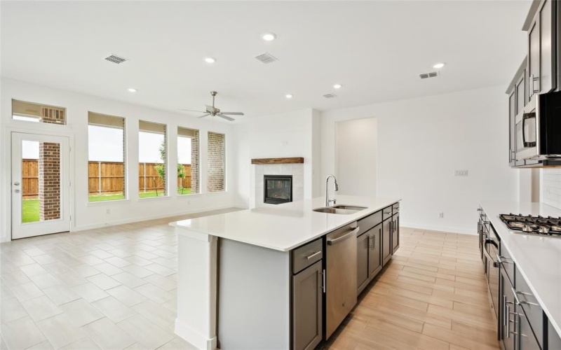 809 Enys Way, McKinney, TX 75069, 4 Habitaciones Habitaciones , ,3 BañosBaños,Residential,En Venta,809 Enys Way,20889925